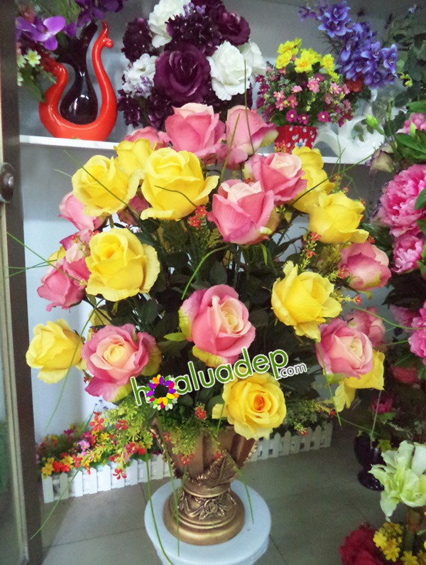 Zoom với Bình hoa hồng lớn