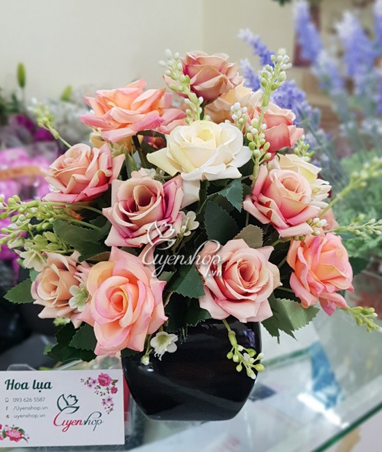 Zoom với Bình hồng xinh