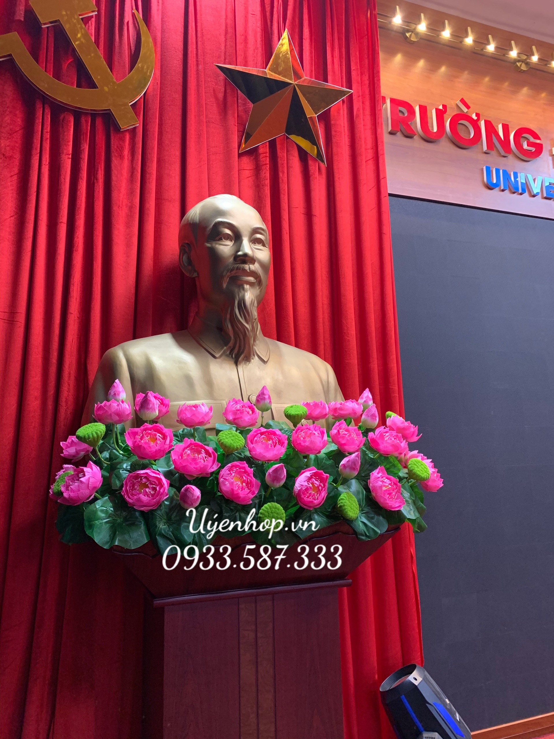 Zoom với HOA SEN TRANG TRÍ BỤC TƯỢNG BÁC