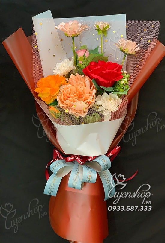 Zoom với Bó Hoa Lụa