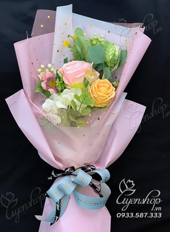 Zoom với Bó Hoa Lụa Xinh