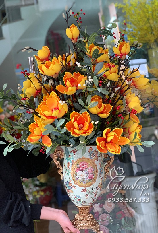 Zoom với Bình Mộc Lan Sang Trọng