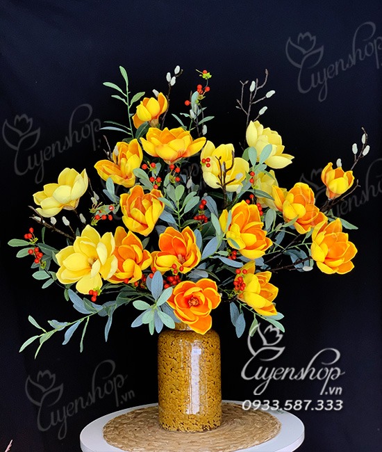 Zoom với Bình Hoa Mộc Lan