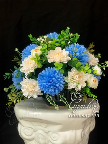 Zoom với Hoa Để Bàn Nhỏ Xanh