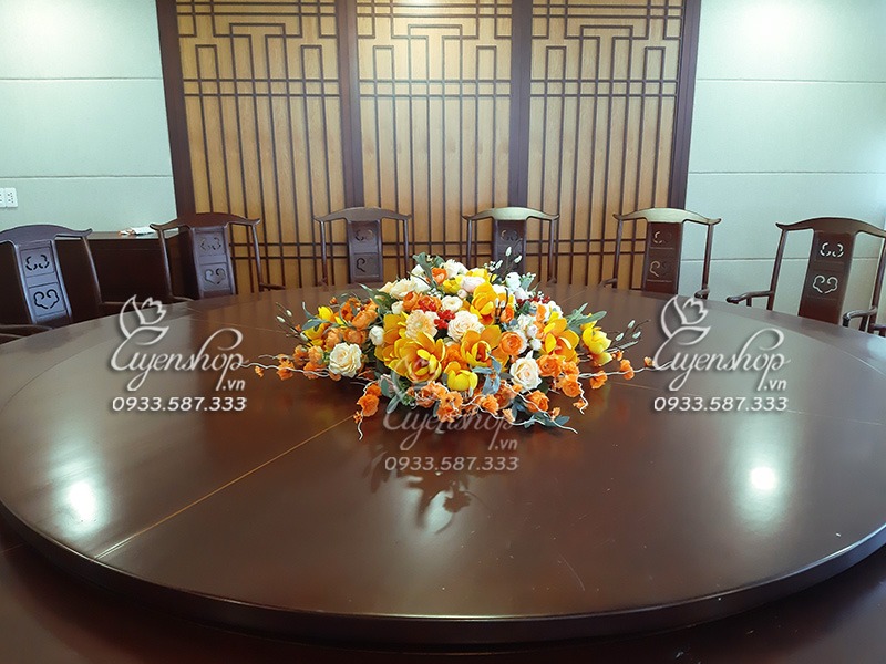 Zoom với Hoa Bàn Họp Tròn