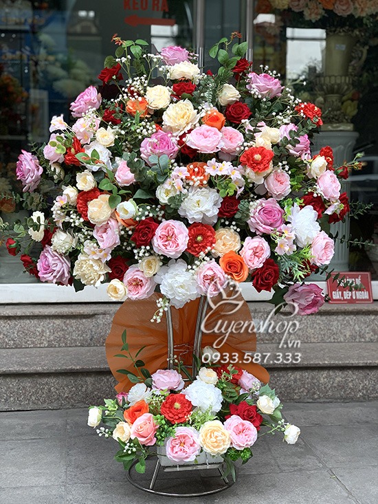 Zoom với Lãng hoa khai trương