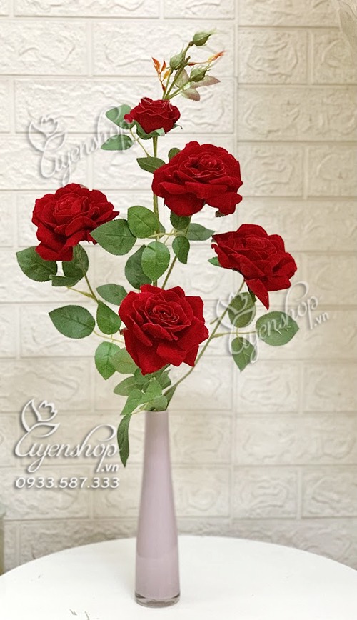 Zoom với LỌ HOA HỒNG NHUNG NHỎ