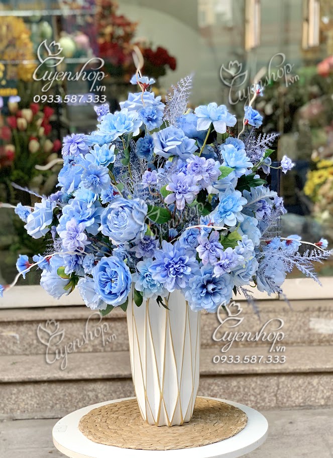 Zoom với BÌNH HOA PHÒNG KHÁCH TONE XANH