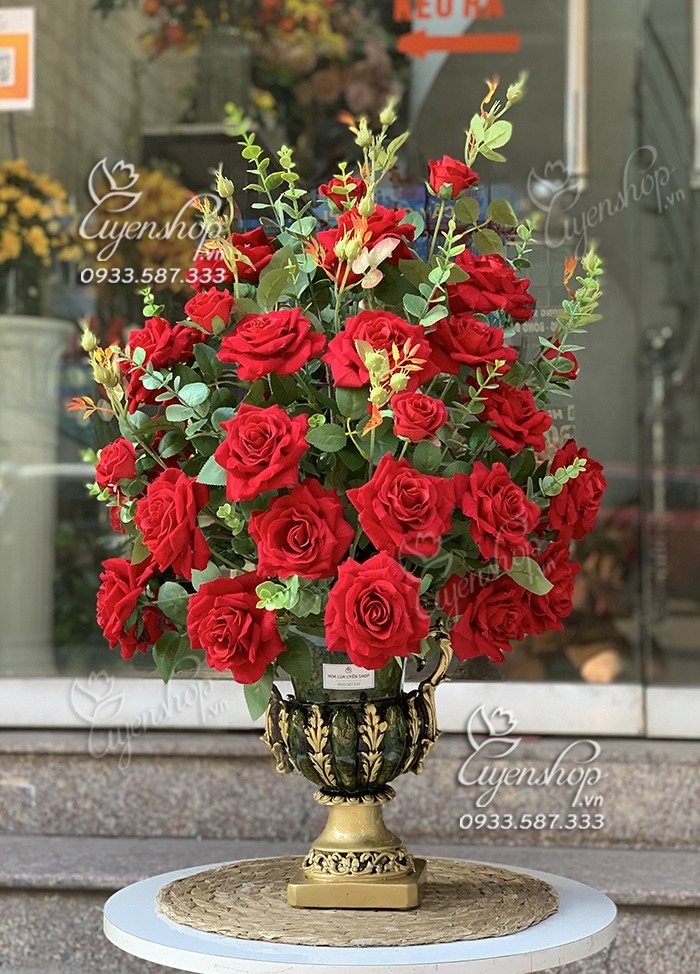 Zoom với LƯ HOA HỒNG NHUNG