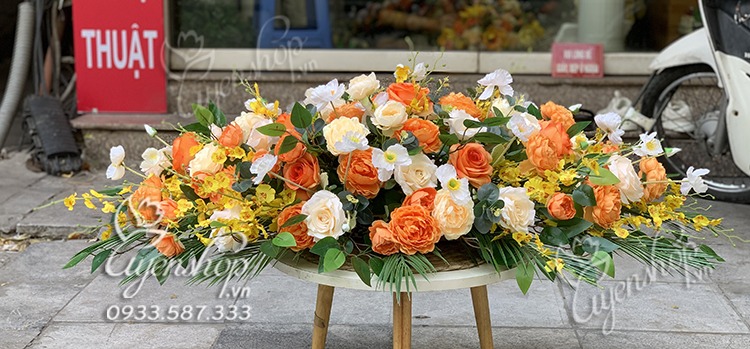 Zoom với HOA BÀN HỌP TONE CAM