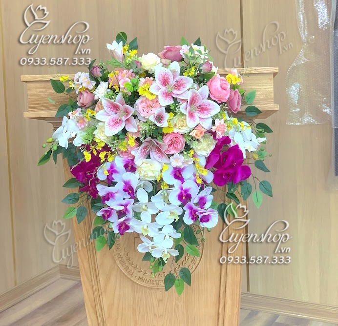 Zoom với LÃNG HOA BỤC PHÁT BIỂU