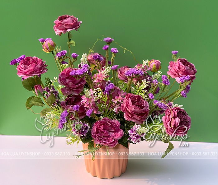 Zoom với LỌ HOA ĐỂ BÀN TONE TÍM