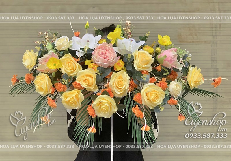 Zoom với LÃNG HOA BỤC PHÁT BIỂU TONE VÀNG