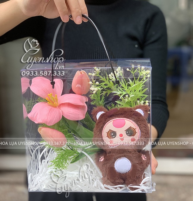 Zoom với HỘP HOA “BABY THREE”