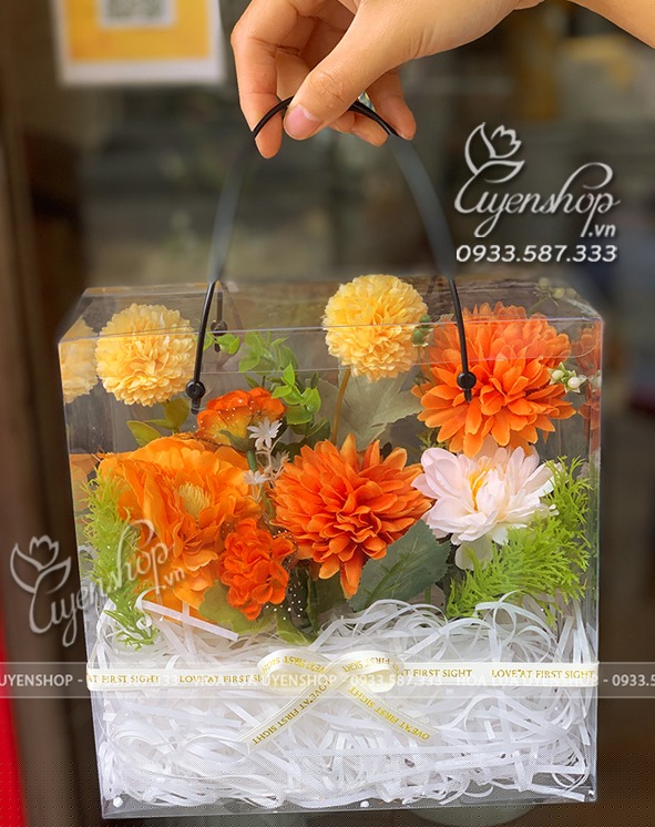 Zoom với HỘP HOA LỤA NHỎ