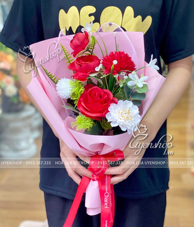 Zoom với BÓ HOA LỤA NHỎ TONE ĐỎ