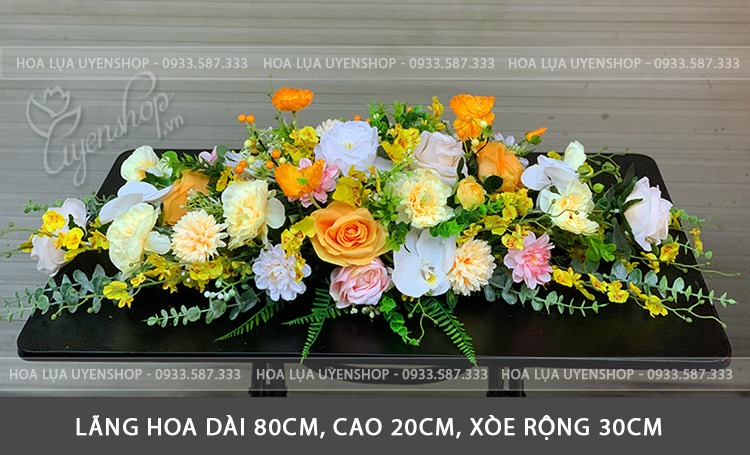 Zoom với HOA LỤA TRANG TRÍ PHÒNG HỌP TONE VÀNG