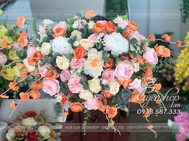 Zoom với LÃNG HOA BỤC PHÁT BIỂU TONE HỒNG KEM