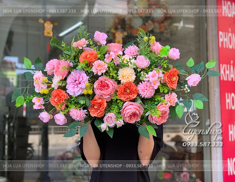 Zoom với LÃNG HOA TRANG TRÍ BỤC PHÁT BIỂU