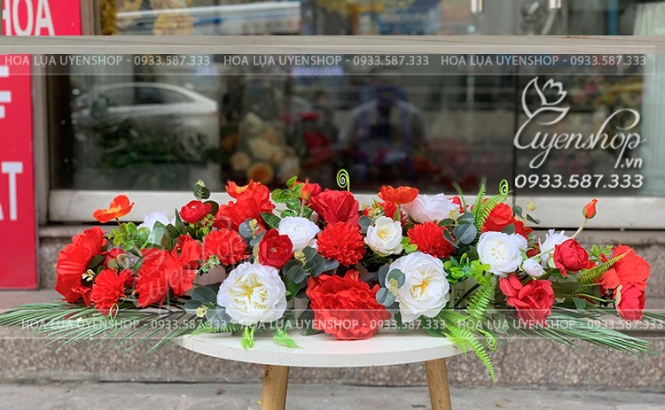 Zoom với LÃNG HOA BÀN HỌP TONE ĐỎ