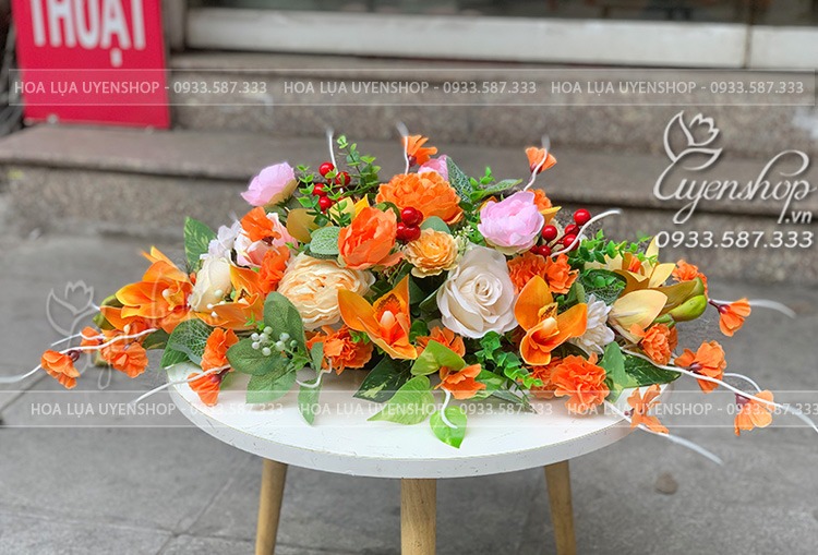 Zoom với LÃNG HOA BÀN HỌP NHỎ TONE CAM