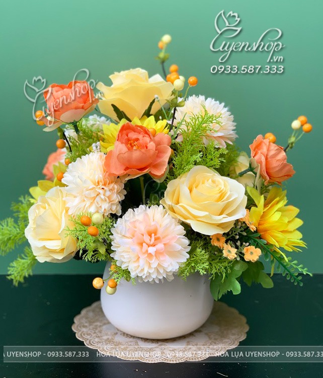 Zoom với LỌ HOA ĐỂ BÀN TONE VÀNG