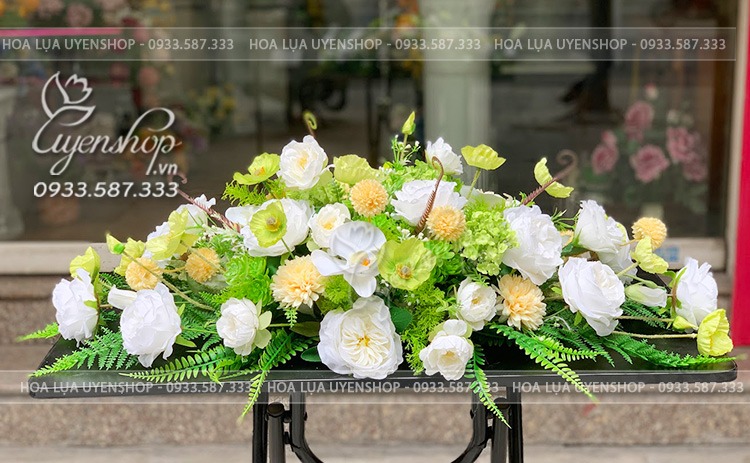 Zoom với LÃNG HOA BÀN HỌP TONE XANH CỐM