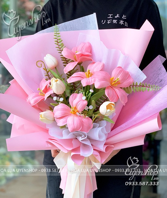 Zoom với BÓ HOA TULIP HỒNG