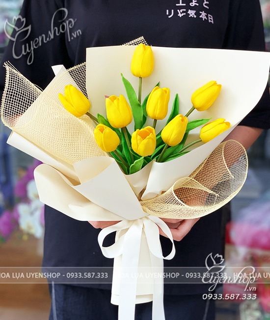 Zoom với BÓ HOA TULIP VÀNG NHỎ