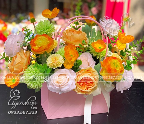 Zoom với GIỎ HOA LỤA TONE CAM