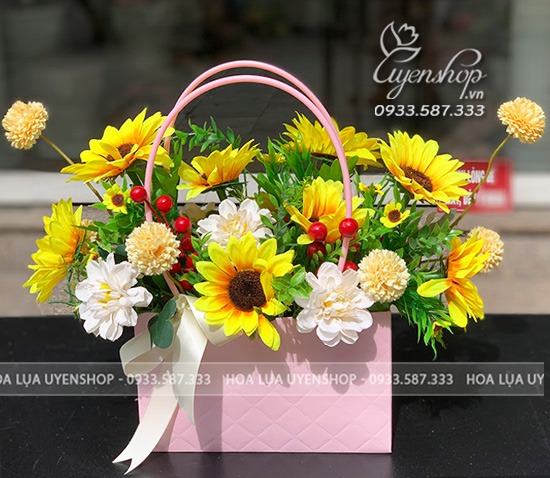 Zoom với GIỎ HOA HƯỚNG DƯƠNG NHỎ