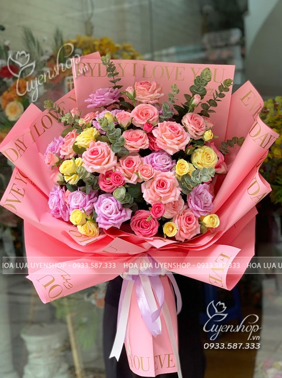 Zoom với BÓ HOA HỒNG LỤA
