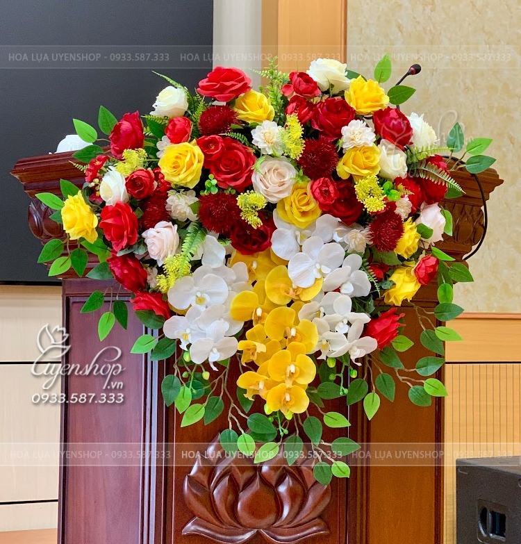 Zoom với LÃNG HOA BỤC PHÁT BIỂU TONE ĐỎ