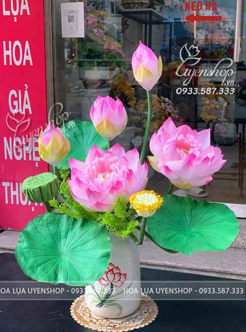 Zoom với Bình Sen Nghệ Nhân Để Bàn Thờ