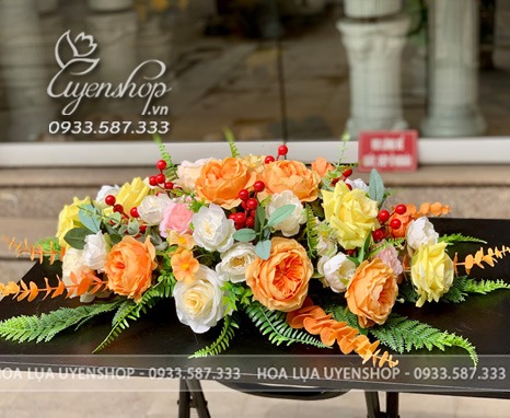 Zoom với LÃNG HOA BÀN HỌP NHỎ TONE CAM PASTEL