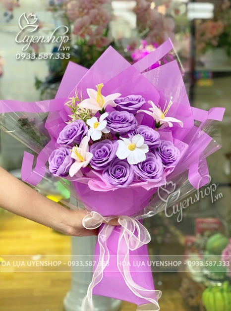 Zoom với BÓ HOA HỒNG SÁP MÀU TÍM