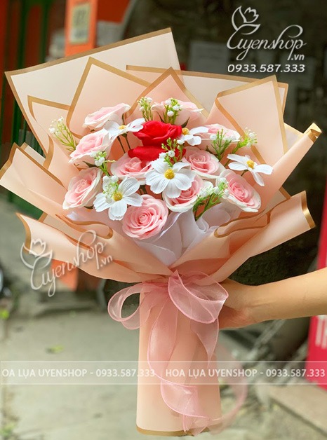 Zoom với BÓ HOA HỒNG SÁP