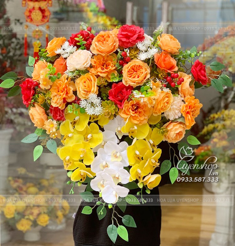 Zoom với LÃNG HOA BỤC PHÁT BIỂU TONE CAM