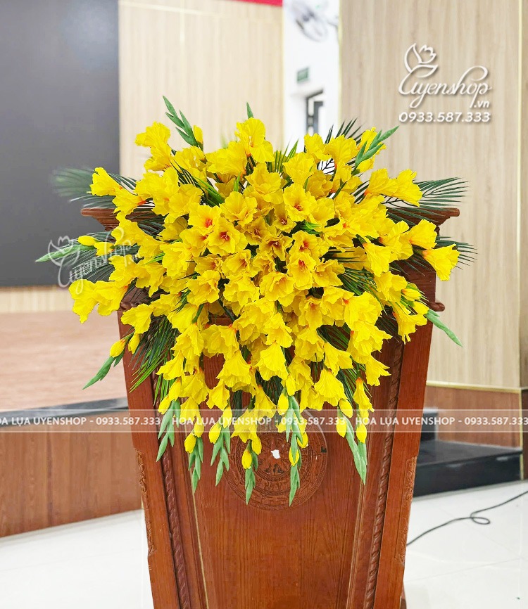 Zoom với LÃNG HOA DƠN TRANG TRÍ BỤC PHÁT BIỂU