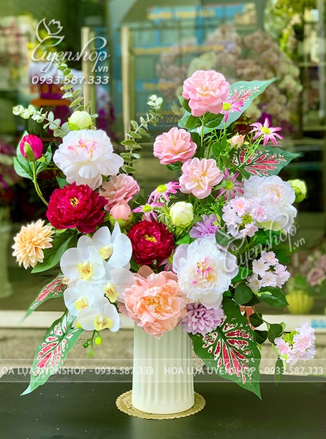 Zoom với BÌNH HOA MẪU ĐƠN PHÒNG KHÁCH