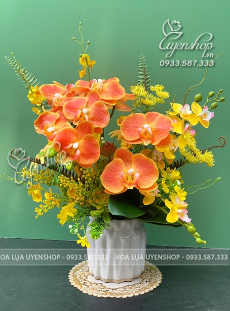 Zoom với BÌNH HOA LAN NHỎ ĐỂ BÀN