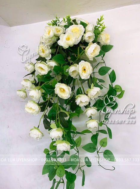 Zoom với GIỎ HOA HỒNG TREO TƯỜNG