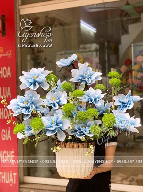 Zoom với BÌNH HOA MỘC LAN XANH NGỌC