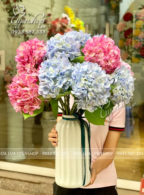 Zoom với BÌNH HOA TÚ CẦU TRANG TRÍ PHÒNG KHÁCH