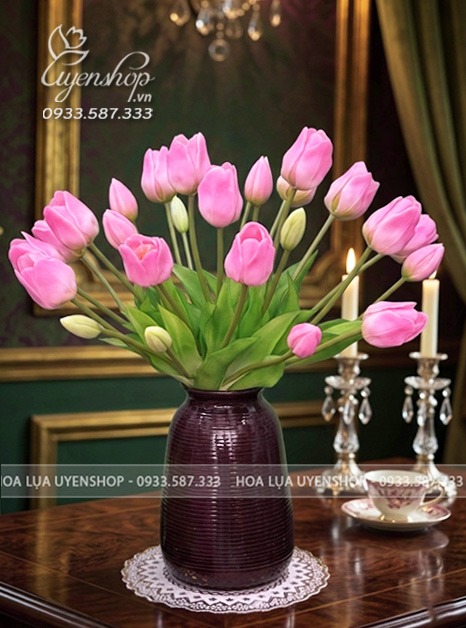Zoom với LỌ HOA TULIP HỒNG
