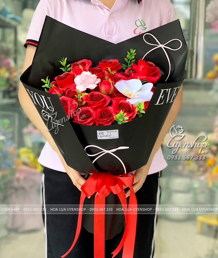 Zoom với BÓ HOA SÁP HỒNG ĐỎ RỰC RỠ