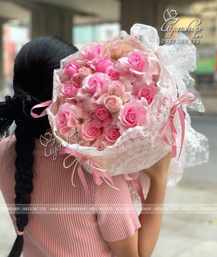 Zoom với BÓ HOA HỒNG SÁP PHỐI REN